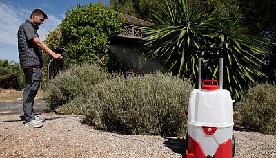 Pojízdný akumulátorový postřikovač Pulmic Pegasus 35