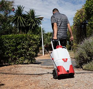 Pojízdný akumulátorový postřikovač Pulmic Pegasus 35